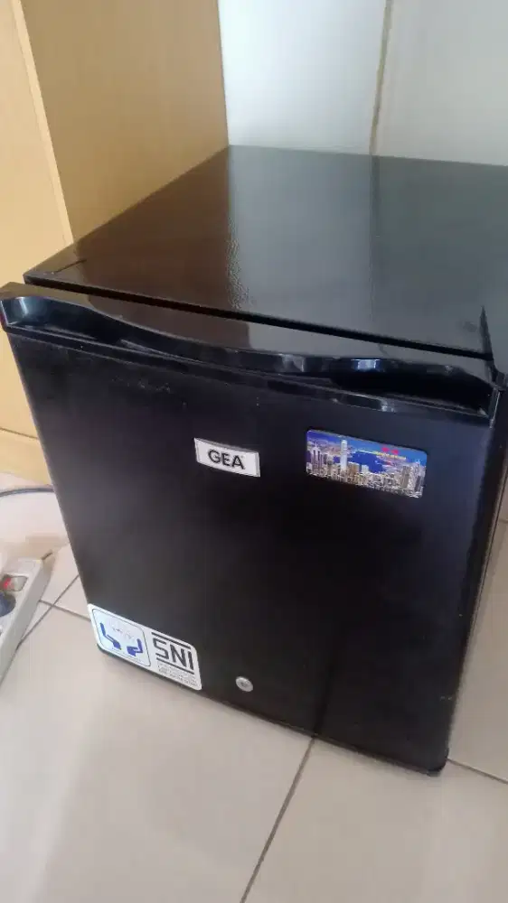 Dijual kulkas mini portable