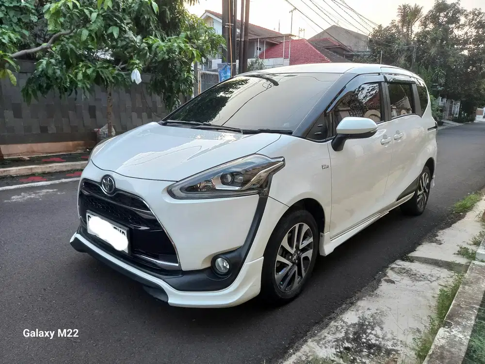 Toyota Sienta Q AT 2016