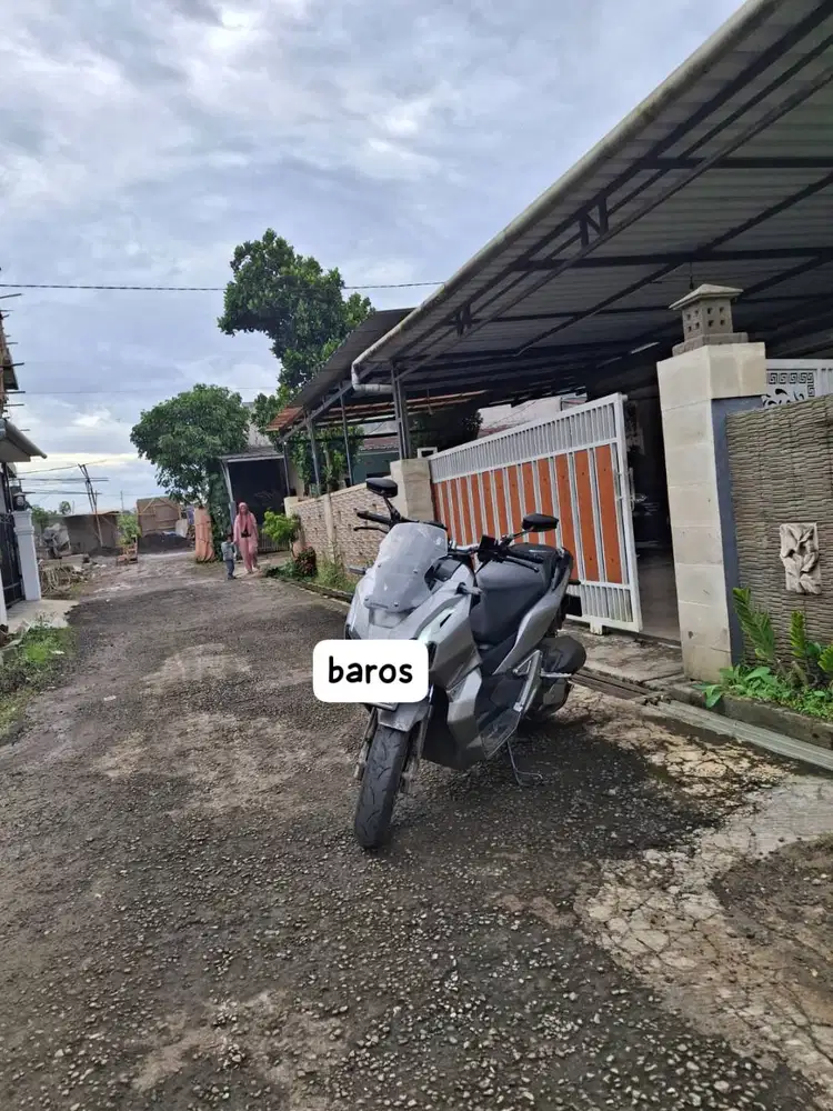 Rumah plus Gazebo + 3 pintu kontrakan