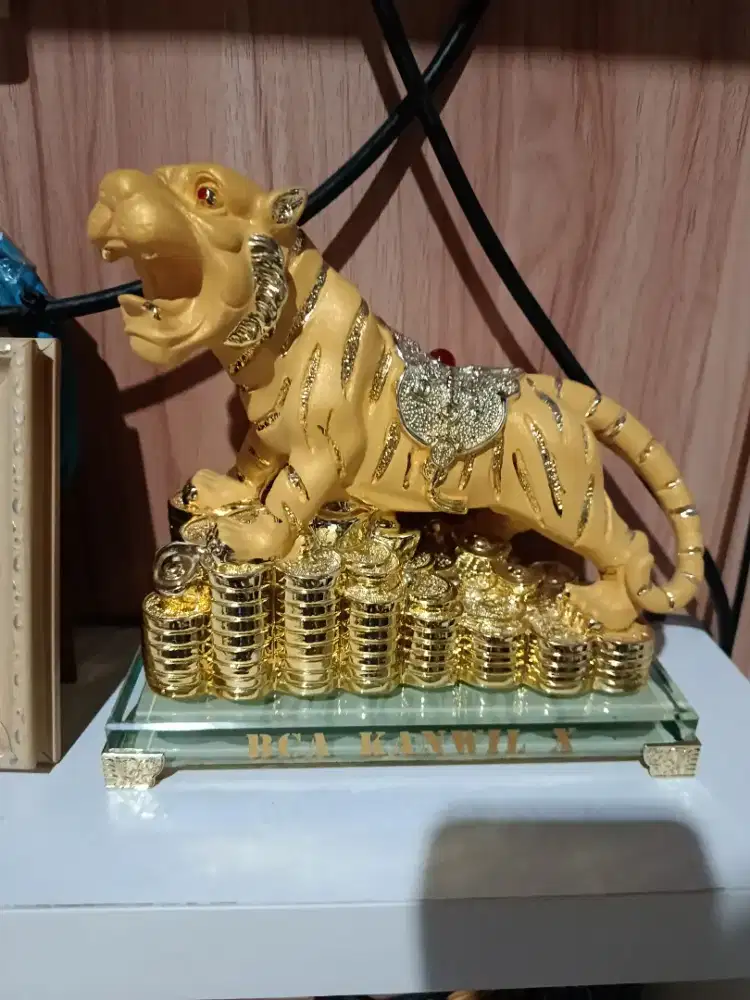 Pajangan Emas Shio Harimau