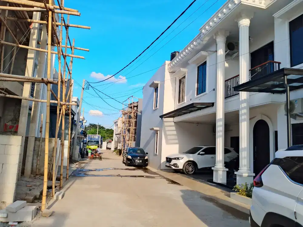Rumah 2 Lantai 3 KT 2 KM SHM di Pondok Bambu Jakarta Timur