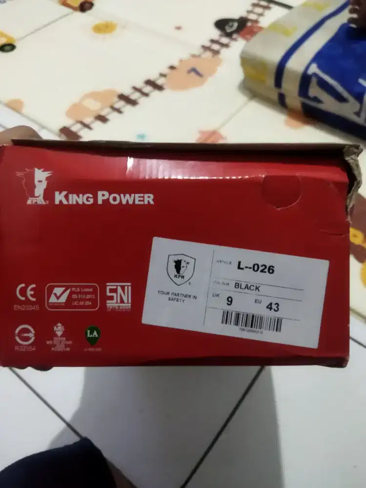 Sepatu safety baru merk KPR no 43