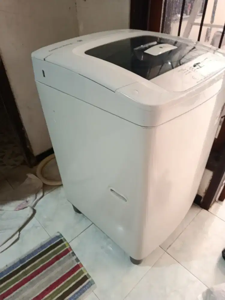 Mesin cuci merk LG
