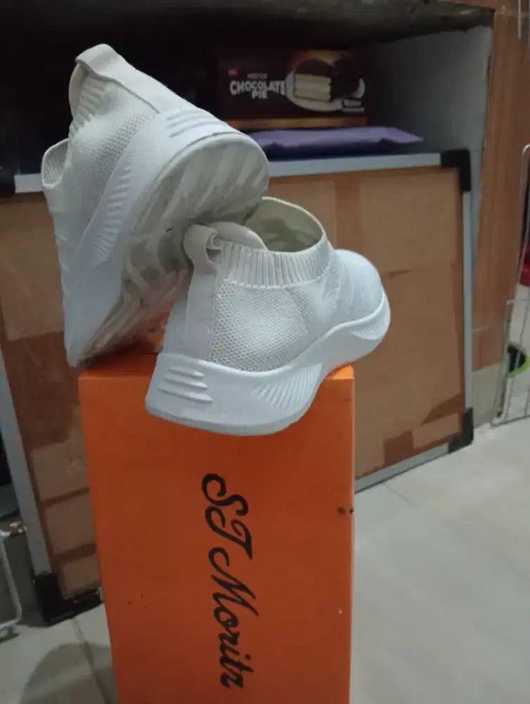 Sepatu Putih Anak