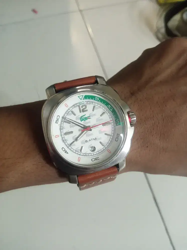 Jam tangan Lacoste