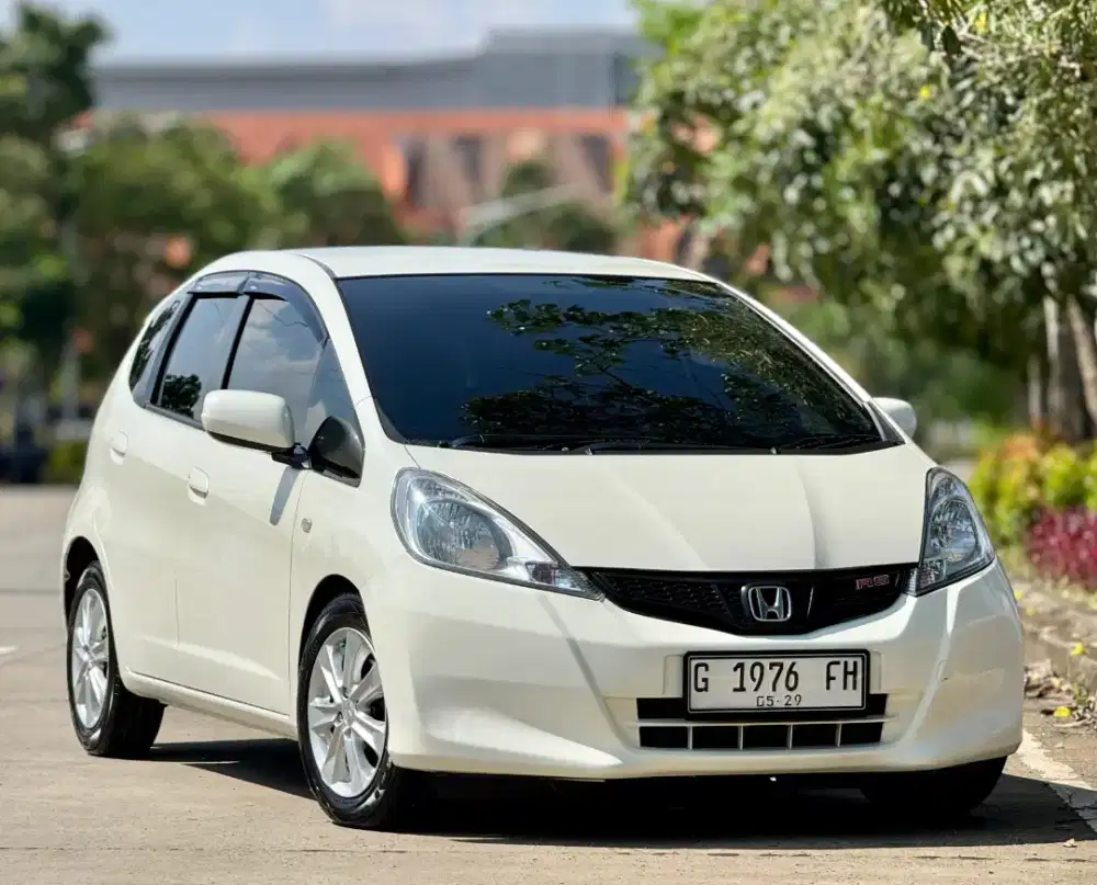DP 9 jt! Honda Jazz S Matic 2012 MMC Antik Spt Baru!!