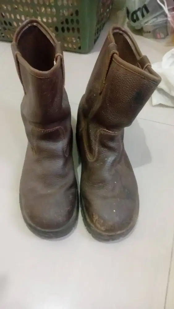 Dijual sepatu safety
