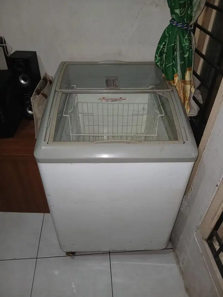 Freezer Kaca Geser Normal Dingin Beku