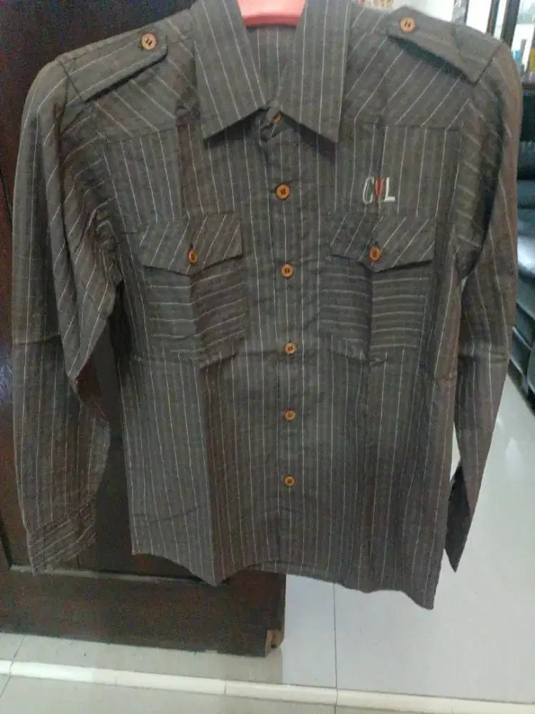 Kemeja tangan panjang
