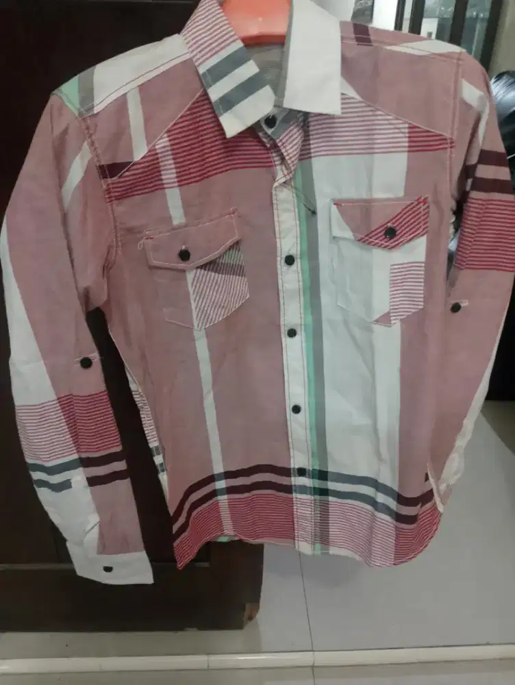 Kemeja tangan panjang