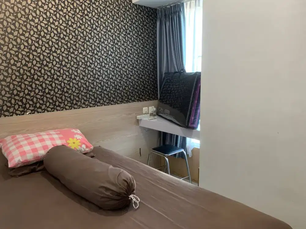 DISEWAKAN APARTEMEN ORCHARD PAKUWON MALL LANTAI 15 FURNISHED - CORNER