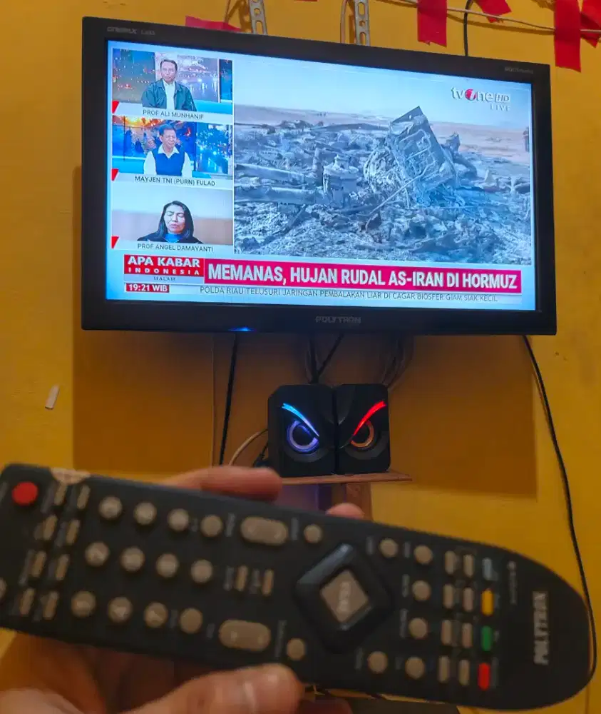 TV Polytron 24inc+Speaker aktif, Ajuin Aja Gan/Sis, Harga Cocok Angkut
