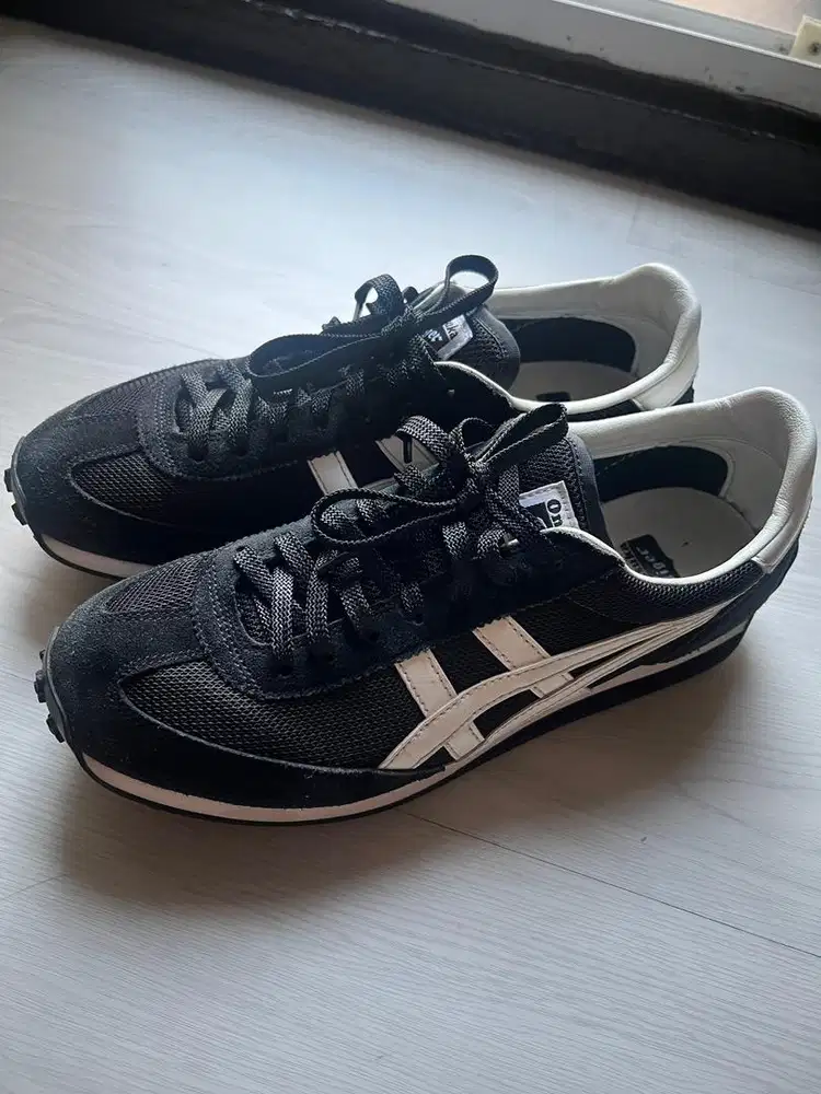 Sepatu Onitsuka size 40