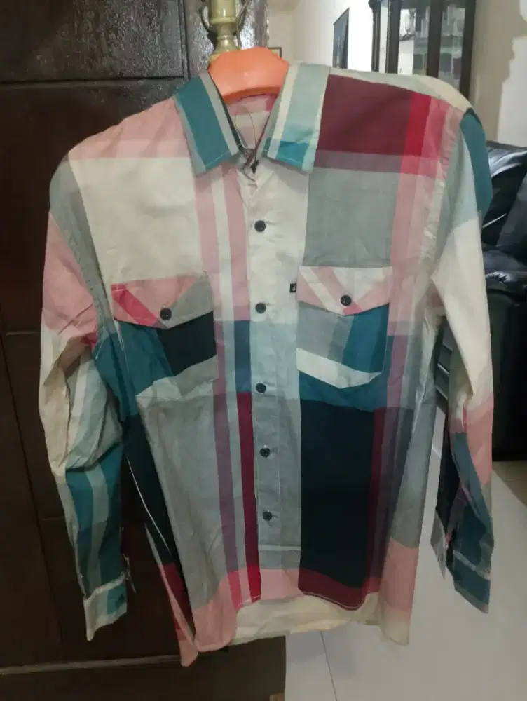 Kemeja tangan panjang