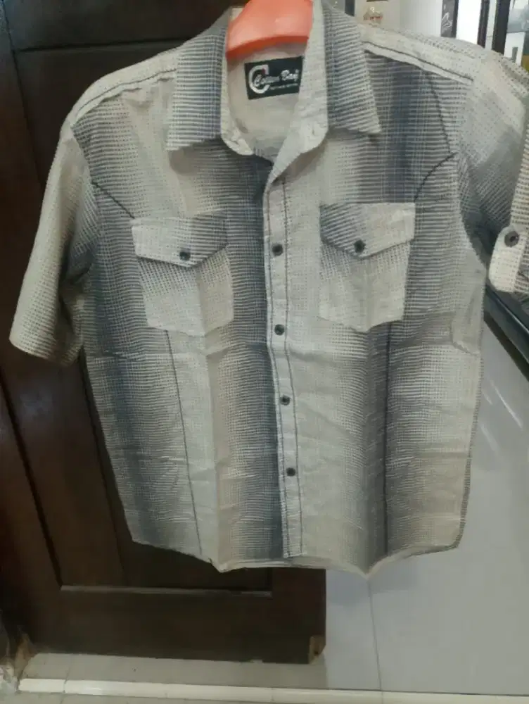 Kemeja tangan pendek