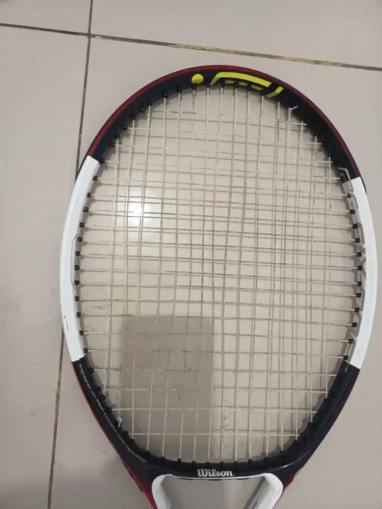 raket tenis lapangan wilson