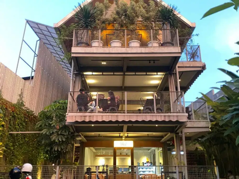 Ruang Usaha rumah ex cafe Sayap Dago dekat unpad dipatiukur gasibu telkom bandung
