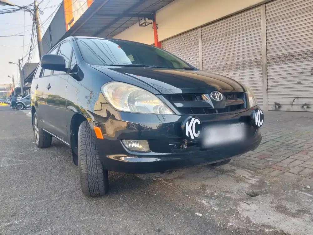 Kijang Innova 2005