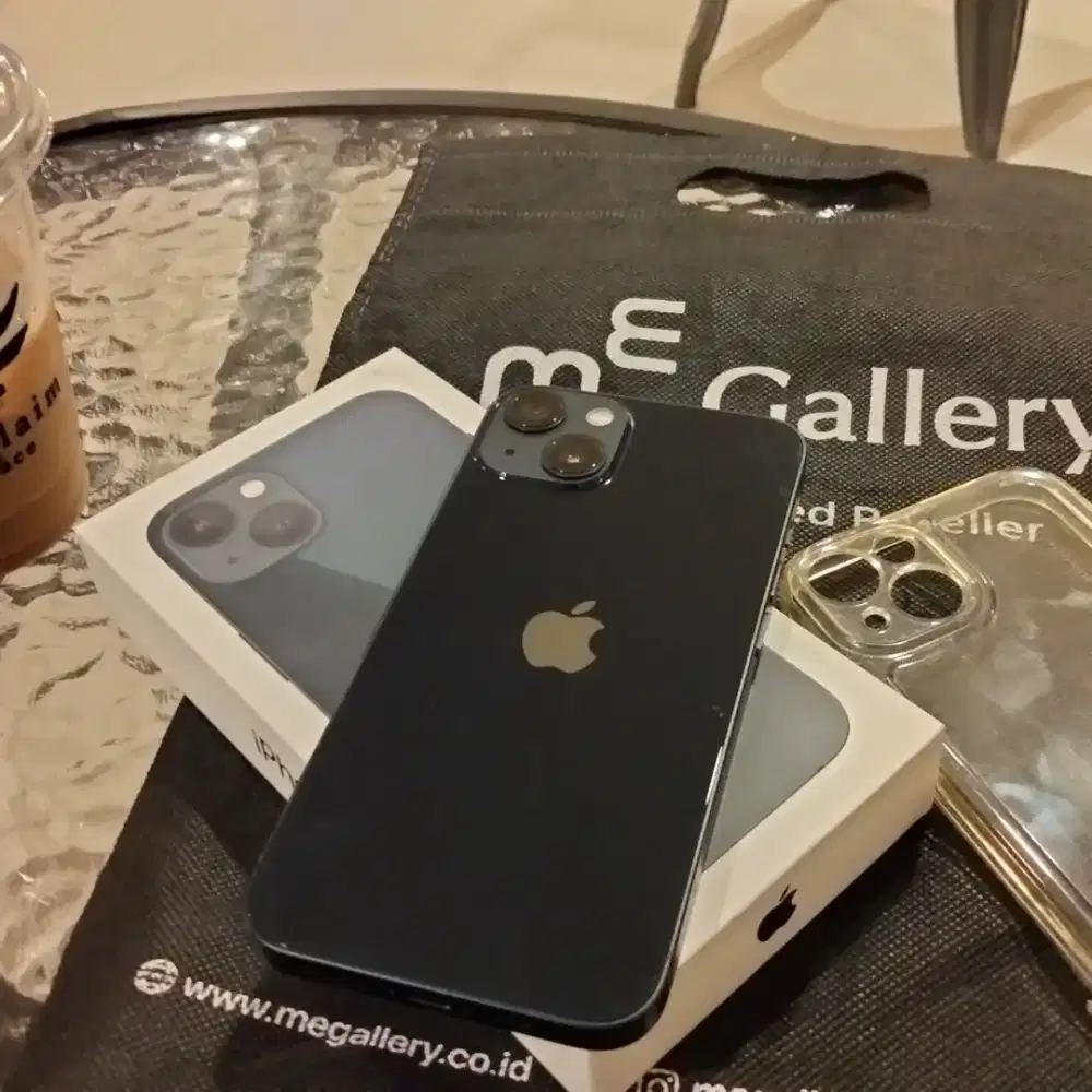 iPhone 13 basic.128.GB BH 96 on Garansi
