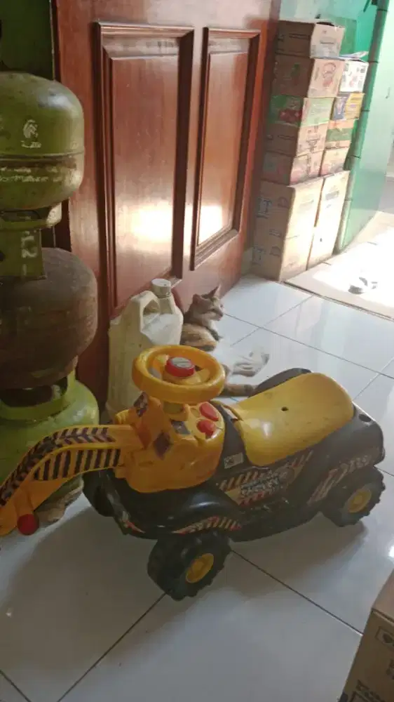 Mobilan anak excavator