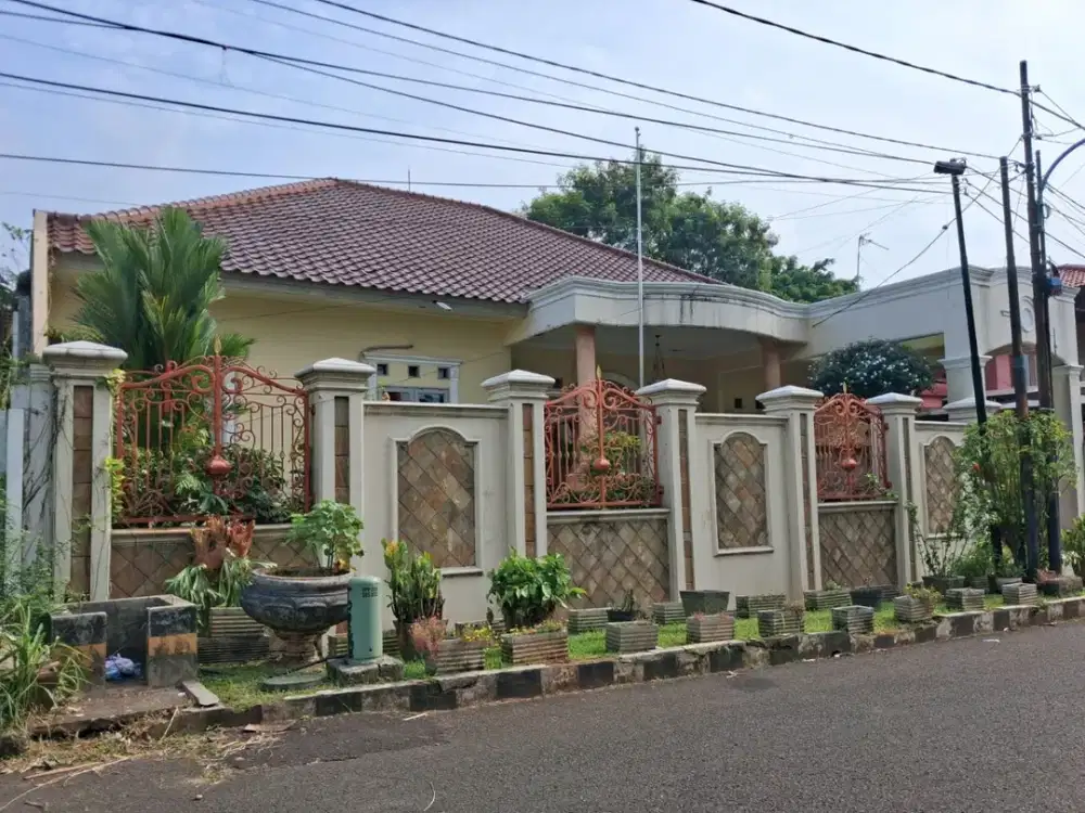 Rumah Siap Huni Billy Moon Pondok Kelapa Jakarta Timur Luas Tanah 551 M2 Shm Imb Bebas Banjir Dekat Lrt