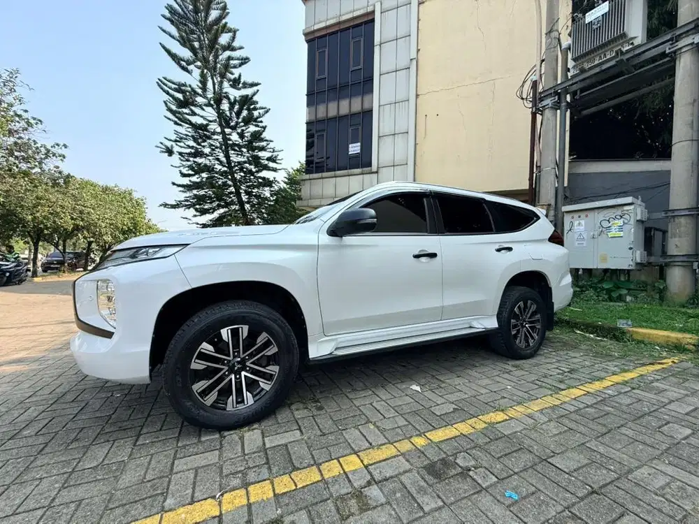 Mitsubishi Pajero Sport Dakar 2022 Tangan 1 Low KM Terawat Siap Pakai