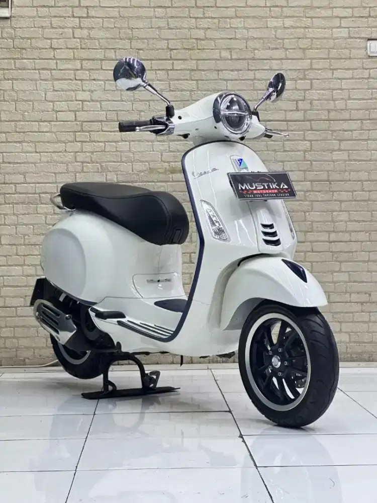 VESPA PRIMAVERA 150 ABS PMK 2023 MULUS WARNA FAVORIT.  RONY MUSTIKA