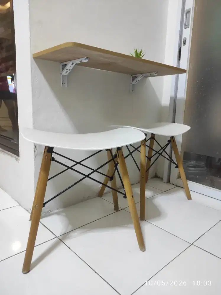2 Kursi Model Scandinavian merk Fabelio