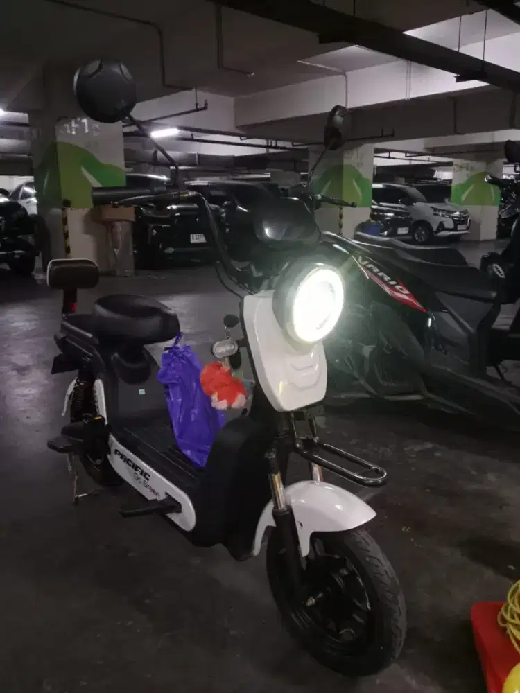 Di jual sepedah listrik merek PACIFIC GOOGREN