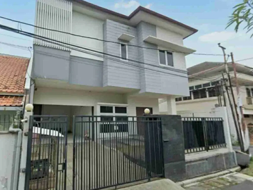 Dijual Rumah Tingkat 2 Lantai Tengah Kota, Semarang