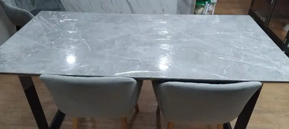 Jual cepat meja makan 4 kursi informa