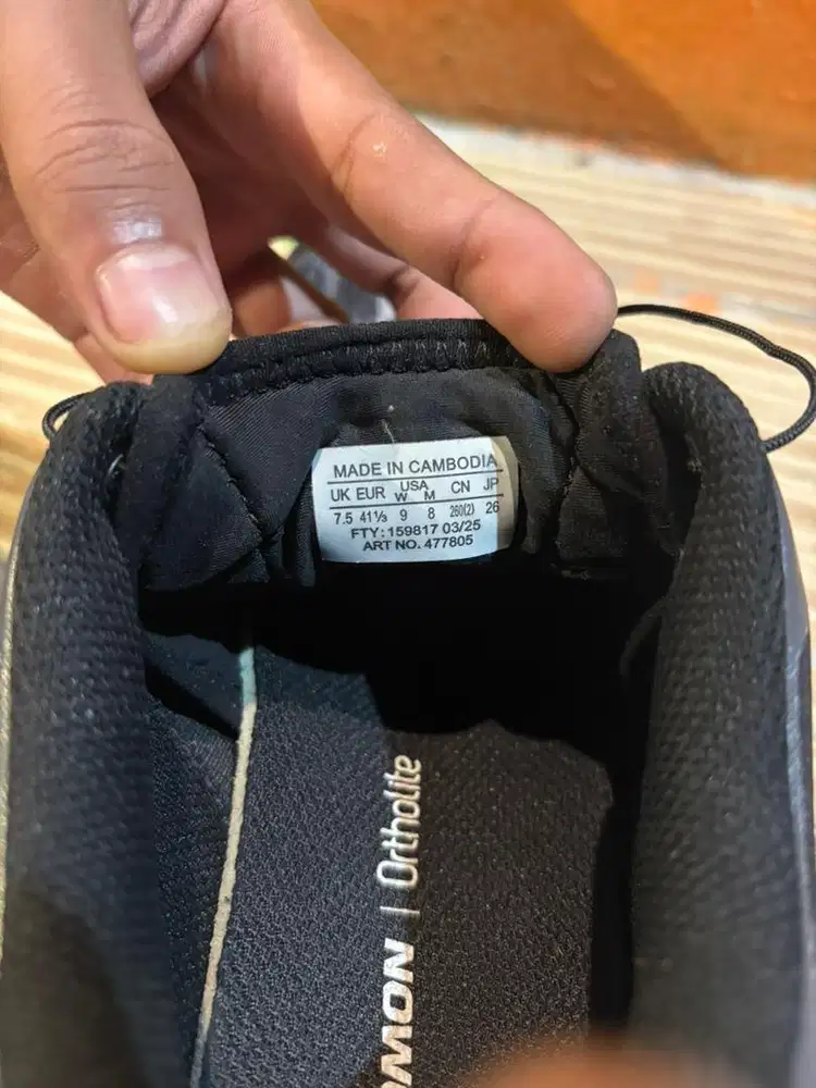 Jual sepatu baru sekali pakai