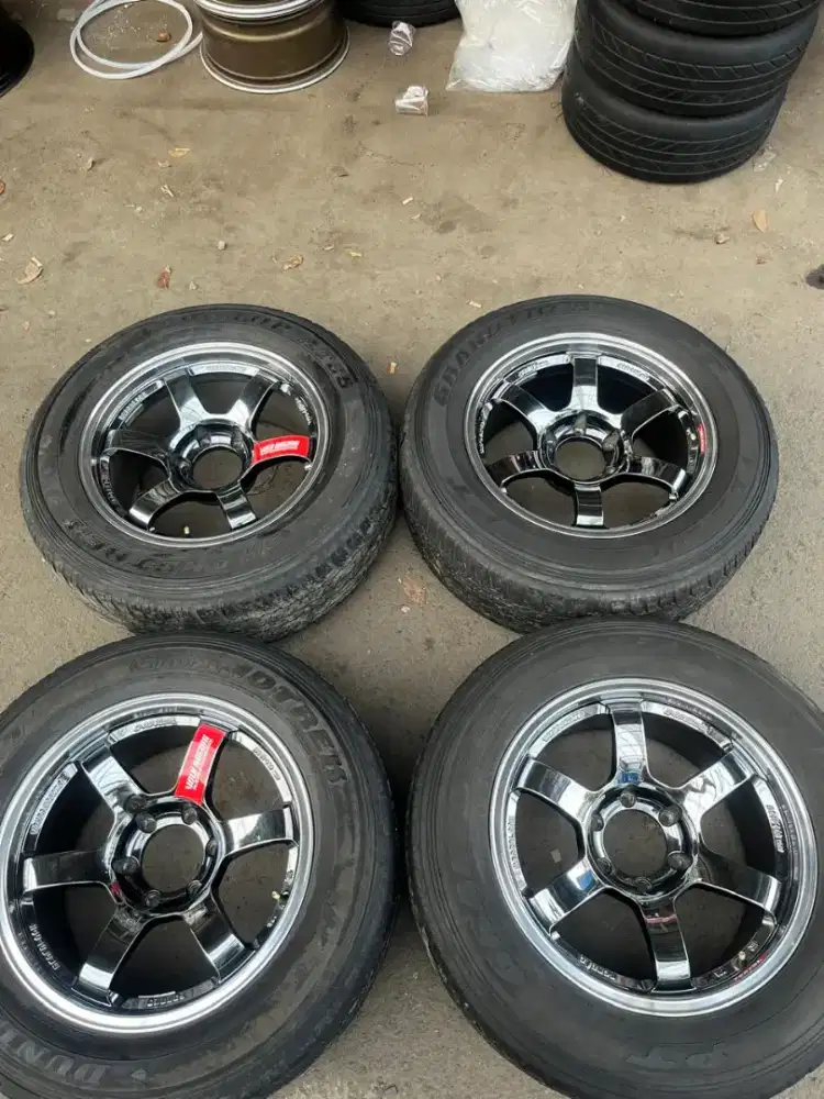 Rays te37 ring 18 lebar 9 pcd 6x149,7 ET 0 black chrome ban 265/60R18
