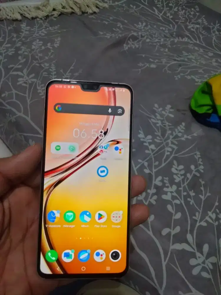 VIVO V23 5G gold