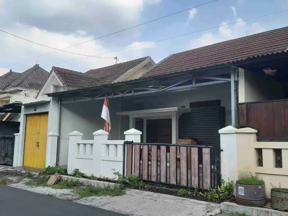 rumah dijual solo di baturan  colomadu Karanganyar Dekat RS.JIH