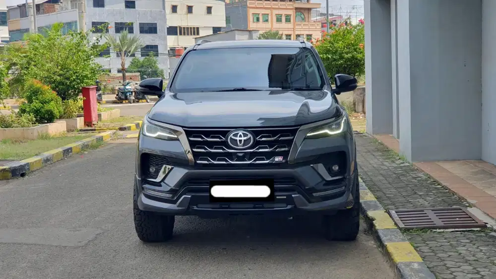 Km31rb toyota fortuner vrz gr sport 2022 abu cash kredit proses bisa
