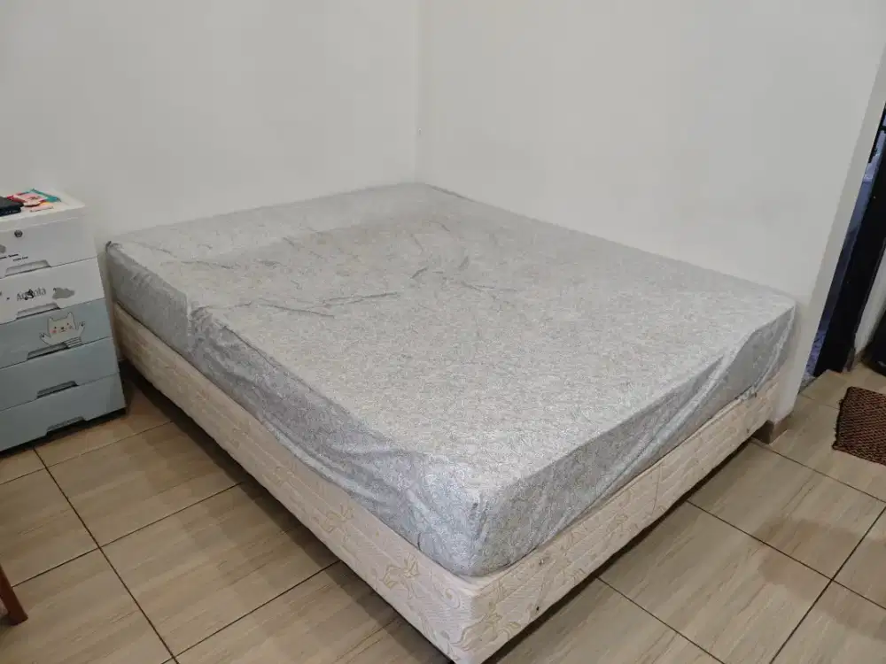 Dipan And Kasur ukuran 200x160