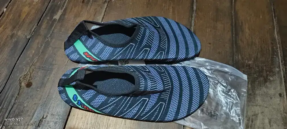 Sepatu pantai ukuran 40/41 (baru)