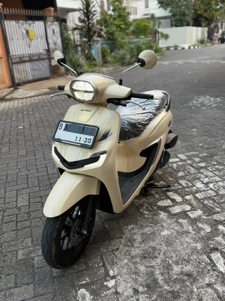 KM 72 KILO!! HONDA STYLO 160 CBS 2025 PAJAK BULAN 11-2026 LIKE NEW