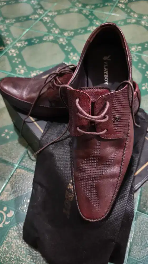 JUAL SEPATU PLAYBOY