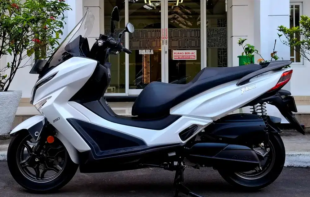 KYMCO X TOWN 250 CC KM 3 RB !