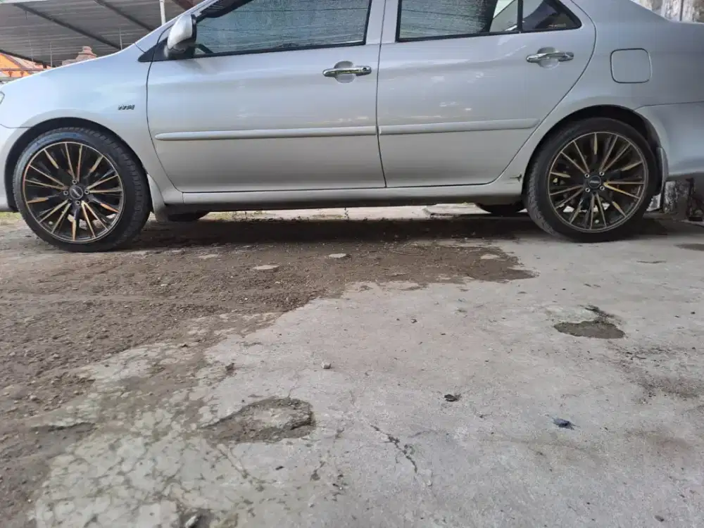 Di jual Velg dan Ban