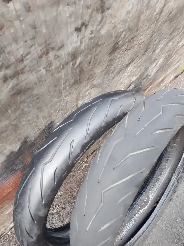 BAN LUAR RING 17 PIRELLI ROSSO SPORT