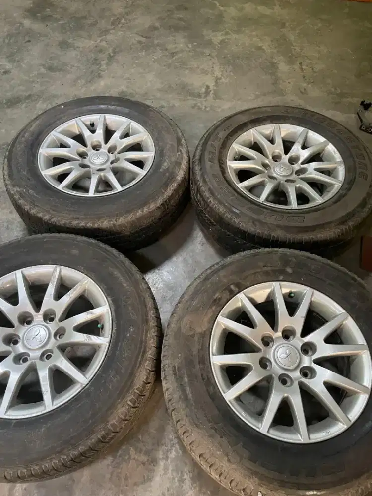 Velg Pajero 2014 ori cabutan masih bagus 4 pcs