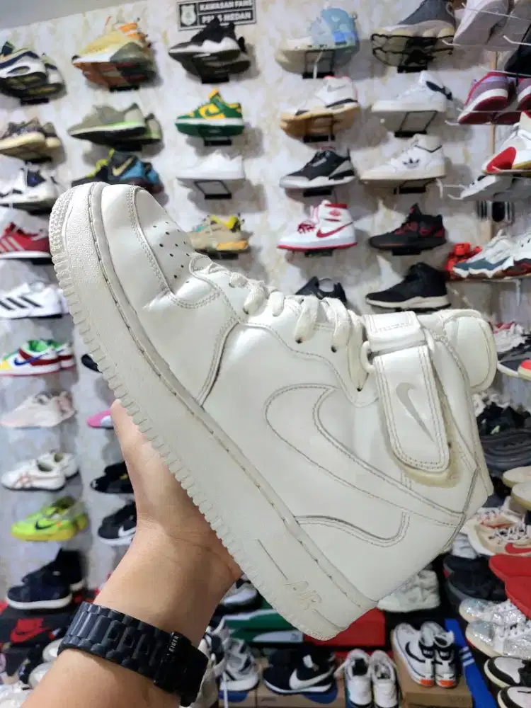 Sepatu Nike Af1 White
Size 42