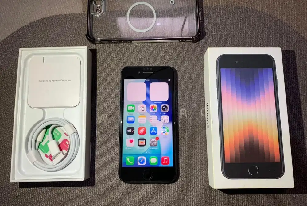 Iphone SE 3 2022 128gb Midnight / Hitam Ex Ibox Fullset Mulus Nominus