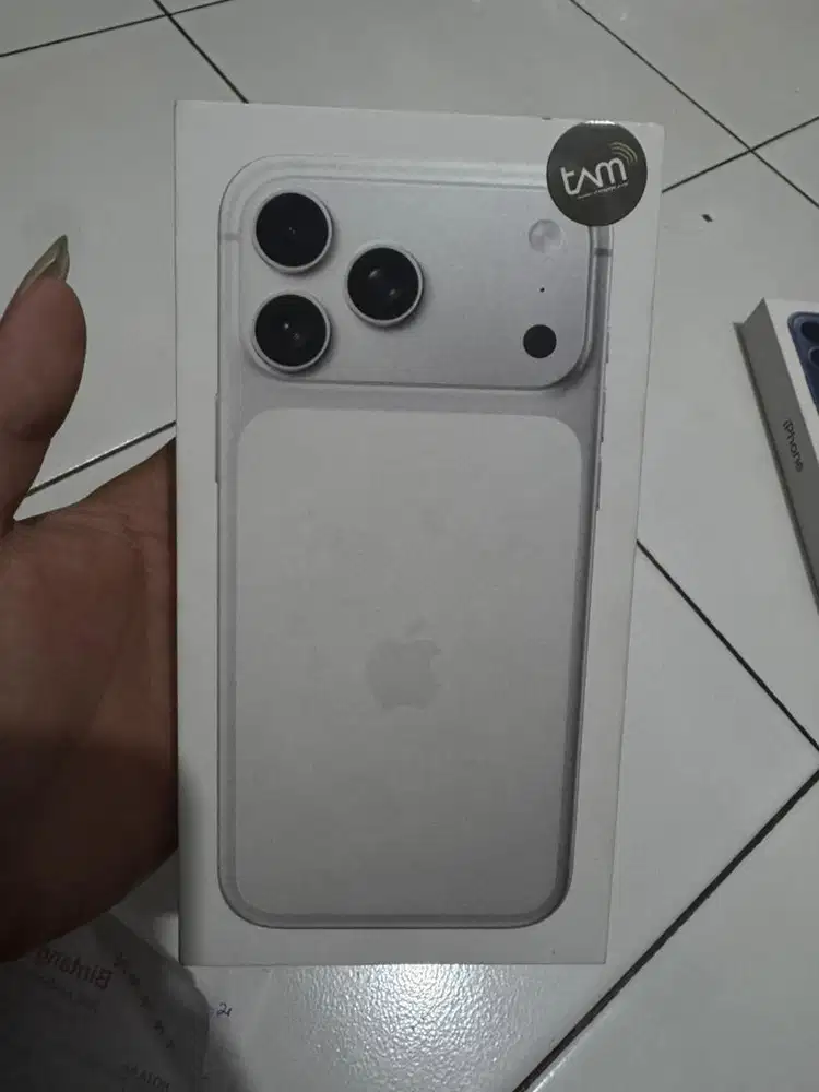 Di jual iphone 17 pm 1tb ibox segel