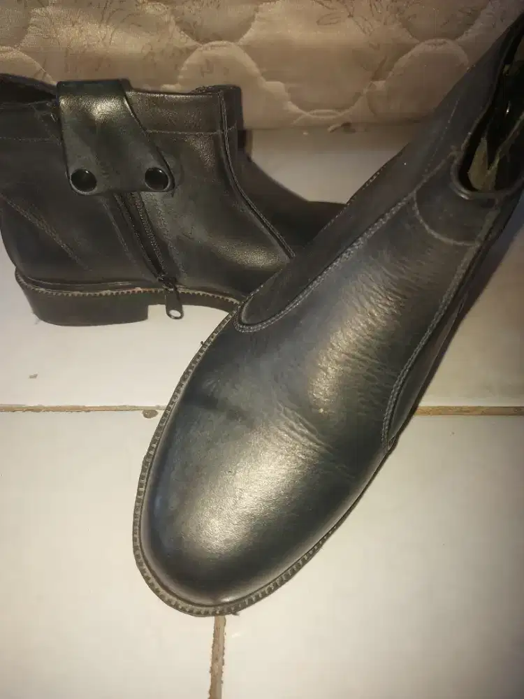 Sepatu masih layak pakai