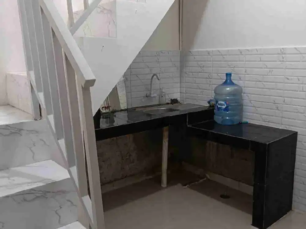 Dijual rumah cantik 2 lantai 385 juta di Cilodong Depok