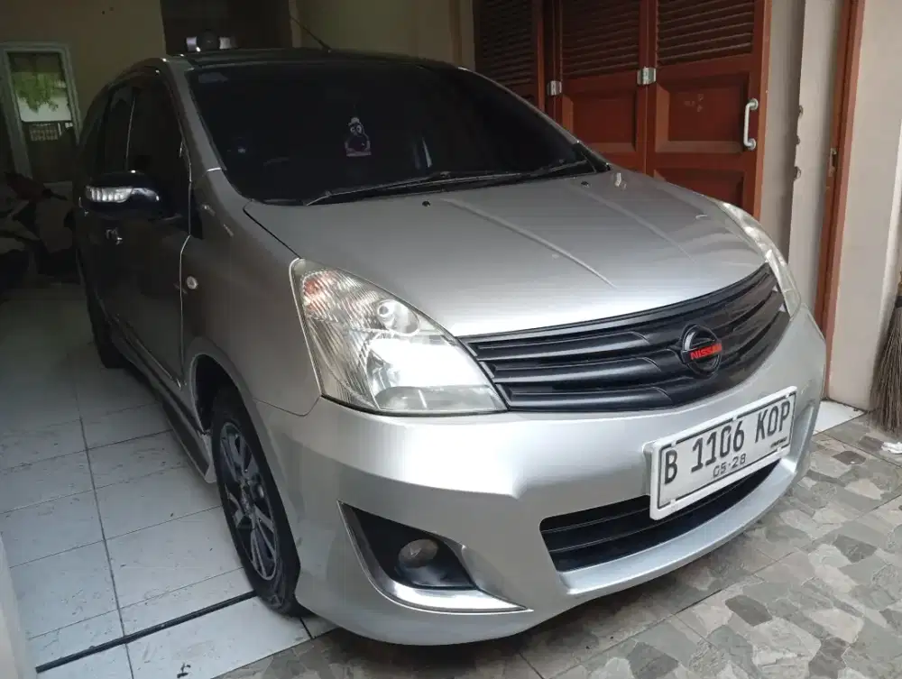 Nissan Grand livina XV AT 2013 cakep